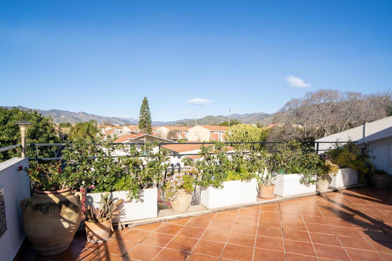 Casa Vacanza Giugio Giardini Naxos Exterior photo